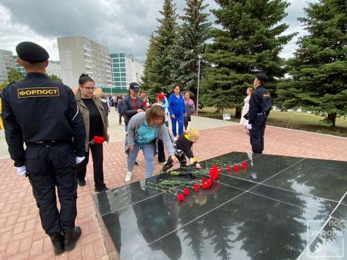 В Камских Полянах население пришло на митинг, посвященный Дню памяти и скорби