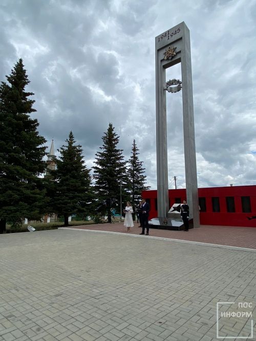 В Камских Полянах население пришло на митинг, посвященный Дню памяти и скорби