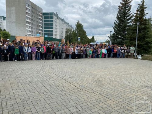 В Камских Полянах население пришло на митинг, посвященный Дню памяти и скорби