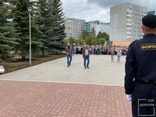 В Камских Полянах население пришло на митинг, посвященный Дню памяти и скорби