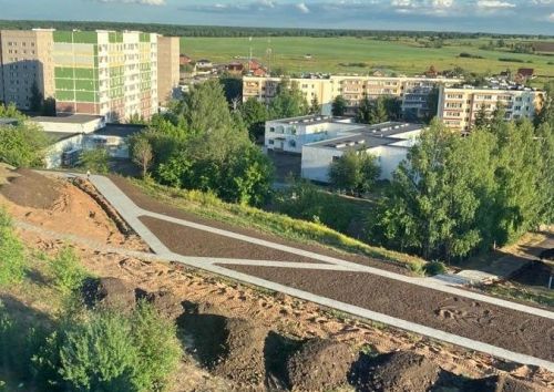 В Камских Полянах благоустраивают сквер «Соенеч»