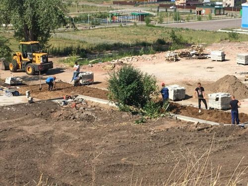 В Камских Полянах благоустраивают сквер «Соенеч»