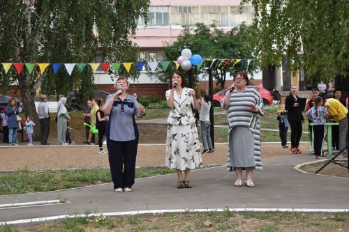 Праздник двора отметили жители Камских Полян
