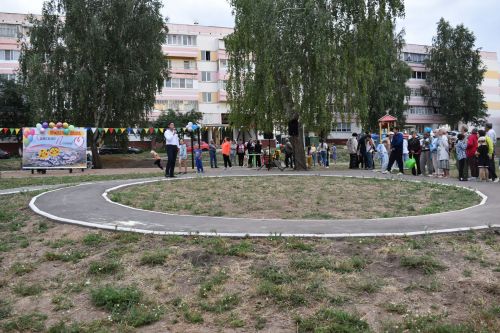 Праздник двора отметили жители Камских Полян