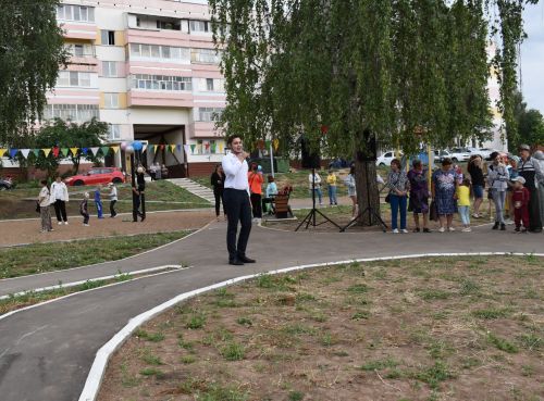 Праздник двора отметили жители Камских Полян