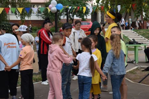 Праздник двора отметили жители Камских Полян