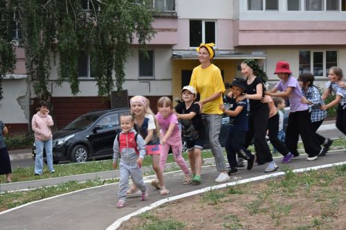 Праздник двора отметили жители Камских Полян