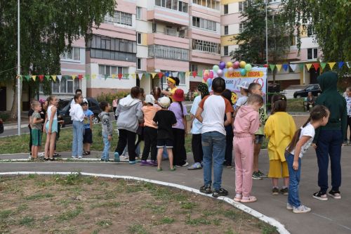 Праздник двора отметили жители Камских Полян