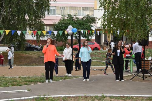Праздник двора отметили жители Камских Полян