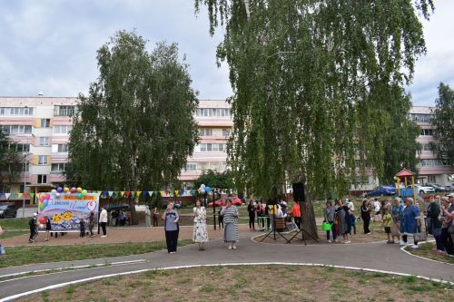 Праздник двора отметили жители Камских Полян