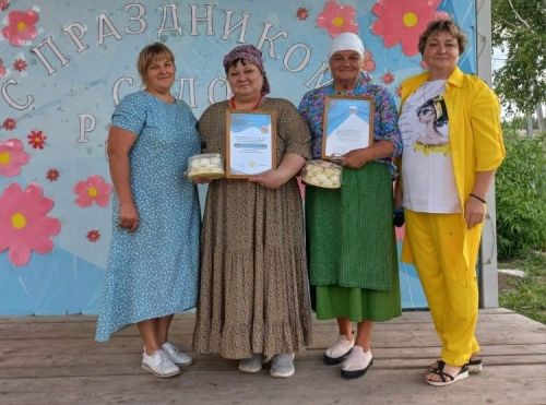 Работники Камско-Полянской библиотеки приняли участие в мероприятии «День села»