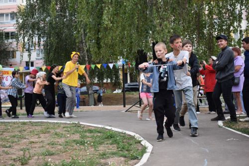 Праздник двора отметили жители Камских Полян