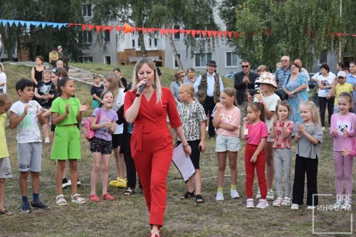 Добрый праздник «День двора» во втором микрорайоне