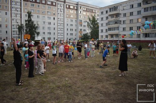 Добрый праздник «День двора» во втором микрорайоне