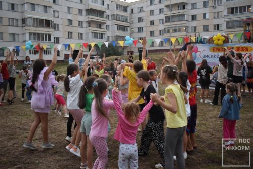 Добрый праздник «День двора» во втором микрорайоне