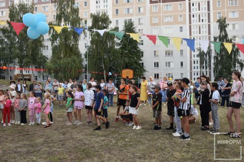 Добрый праздник «День двора» во втором микрорайоне