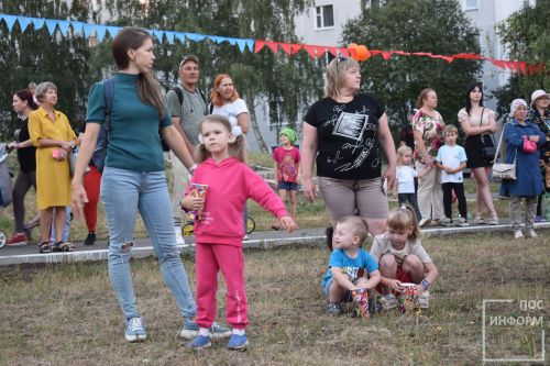 Добрый праздник «День двора» во втором микрорайоне