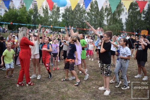 Добрый праздник «День двора» во втором микрорайоне
