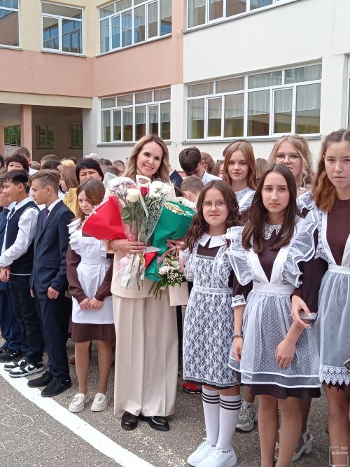 В Камско-Полянской школе № 1 прошли торжественные линейки, посвященные Дню знаний