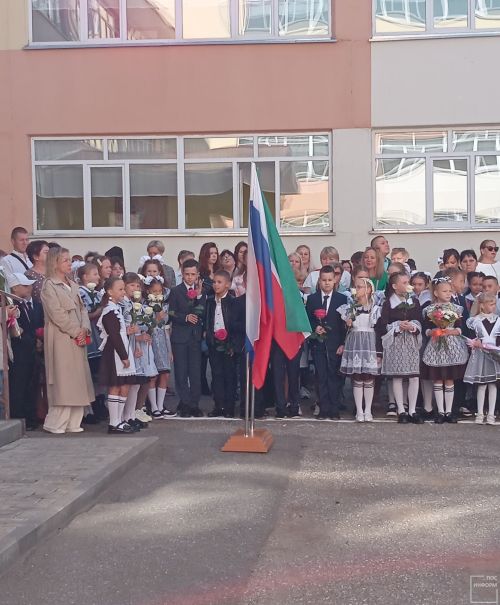 В Камско-Полянской школе № 1 прошли торжественные линейки, посвященные Дню знаний