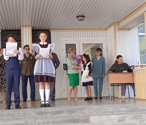 В Камско-Полянской школе № 1 прошли торжественные линейки, посвященные Дню знаний