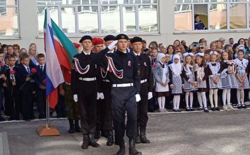 В Камско-Полянской школе № 1 прошли торжественные линейки, посвященные Дню знаний