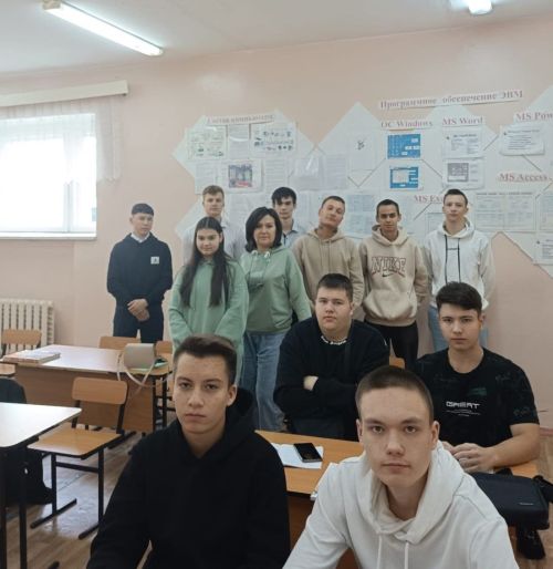 Сотрудники библиотеки провели для студентов беседу на тему «Выбор профессии — выбор пути»