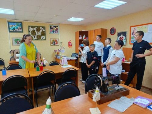 Следом за дошколятами в ЦДТ «Радуга» пришли школьники