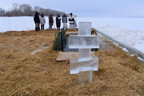 С молитвой и миром в душе. Жители Камских Полян отмечают Крещение Господне