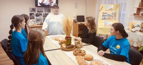 В Камско-Полянской библиотеке прошёл познавательный экскурс «Хлеб — жизни всей»