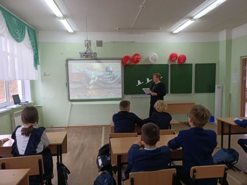 Библиотекари организовали для учащихся Камско-Полянской школы №2  познавательный час