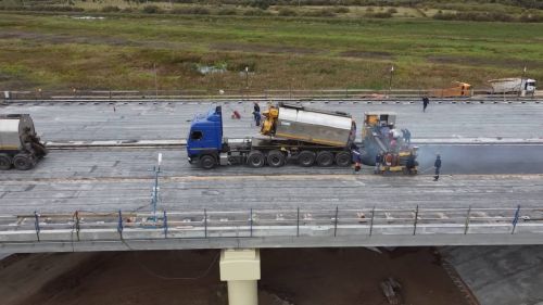 В Татарстане начались работы по устройству дорожного покрытия на мосту через Каму