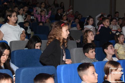 В Камских Полянах для детей прошла ёлка главы