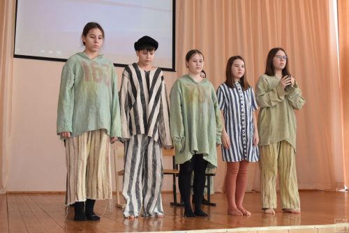 Для школьников выступили участники агитпохода «Марш Памяти»