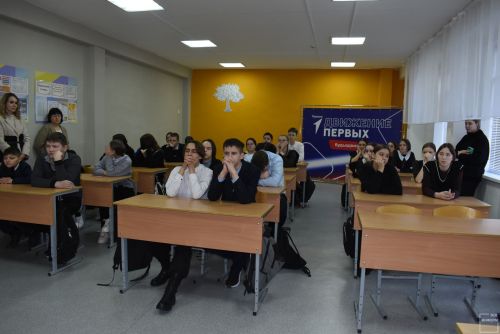 Для школьников выступили участники агитпохода «Марш Памяти»