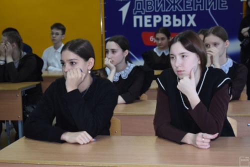 Для школьников выступили участники агитпохода «Марш Памяти»