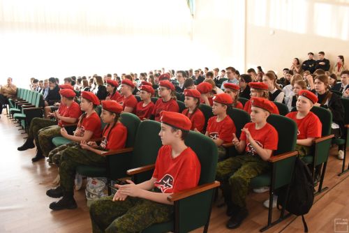 Для школьников выступили участники агитпохода «Марш Памяти»