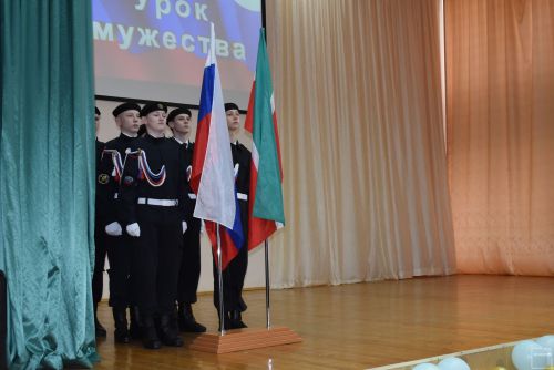 В школе № 1 прошла встреча с героем России