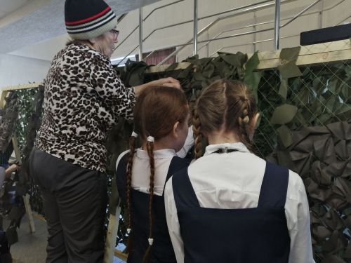 Ученики школы № 2 приняли участие в помощи военнослужащим