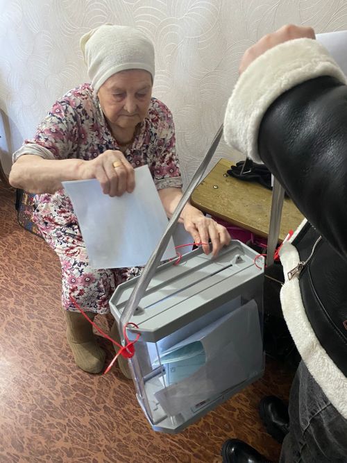 В Камских Полянах к пожилым ходят на дом