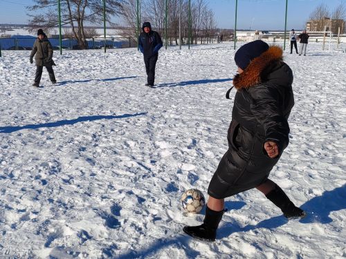 Ученики камполянской школы № 2 приняли участие в весёлых стартах