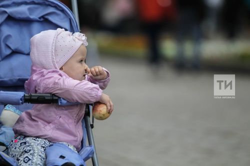 Пусть дети улыбаются мамам и папам!