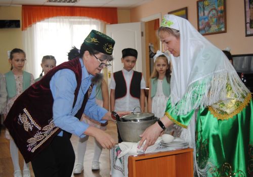 Человек семьею крепок!