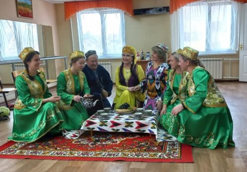 Человек семьею крепок!
