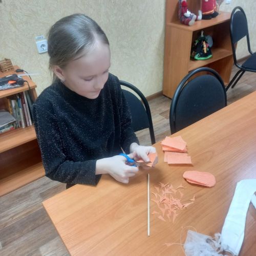 Выпускники ЦДТ «Радуга» готовят выпускные работы