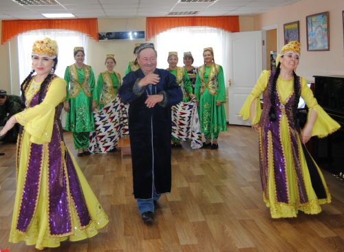 Человек семьею крепок!