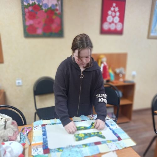 Выпускники ЦДТ «Радуга» готовят выпускные работы