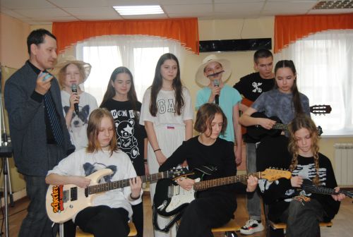 Человек семьею крепок!