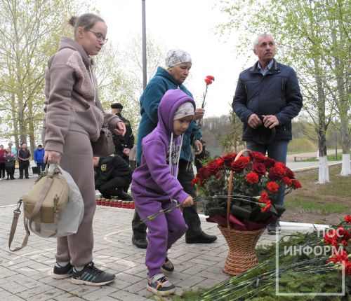 Жители Камских Полян почтили память жертвам и участникам, ликвидаторам катастрофы на Чернобыльской АЭС