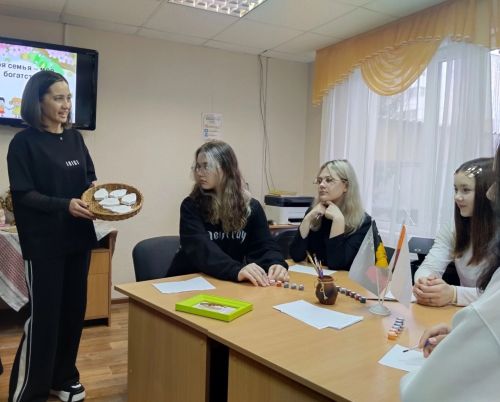 Для учащихся школы № 1 провели творческий час